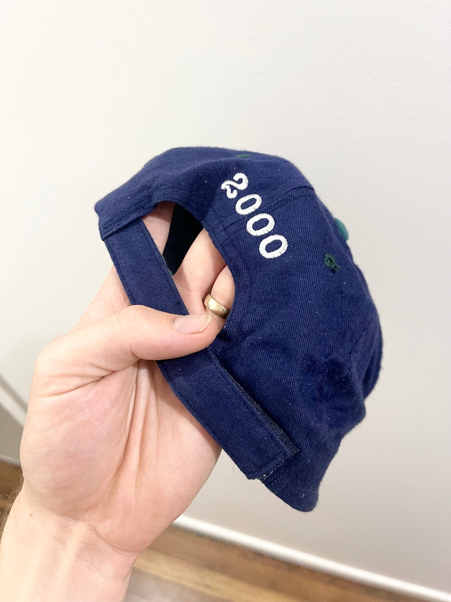 2000 Hat