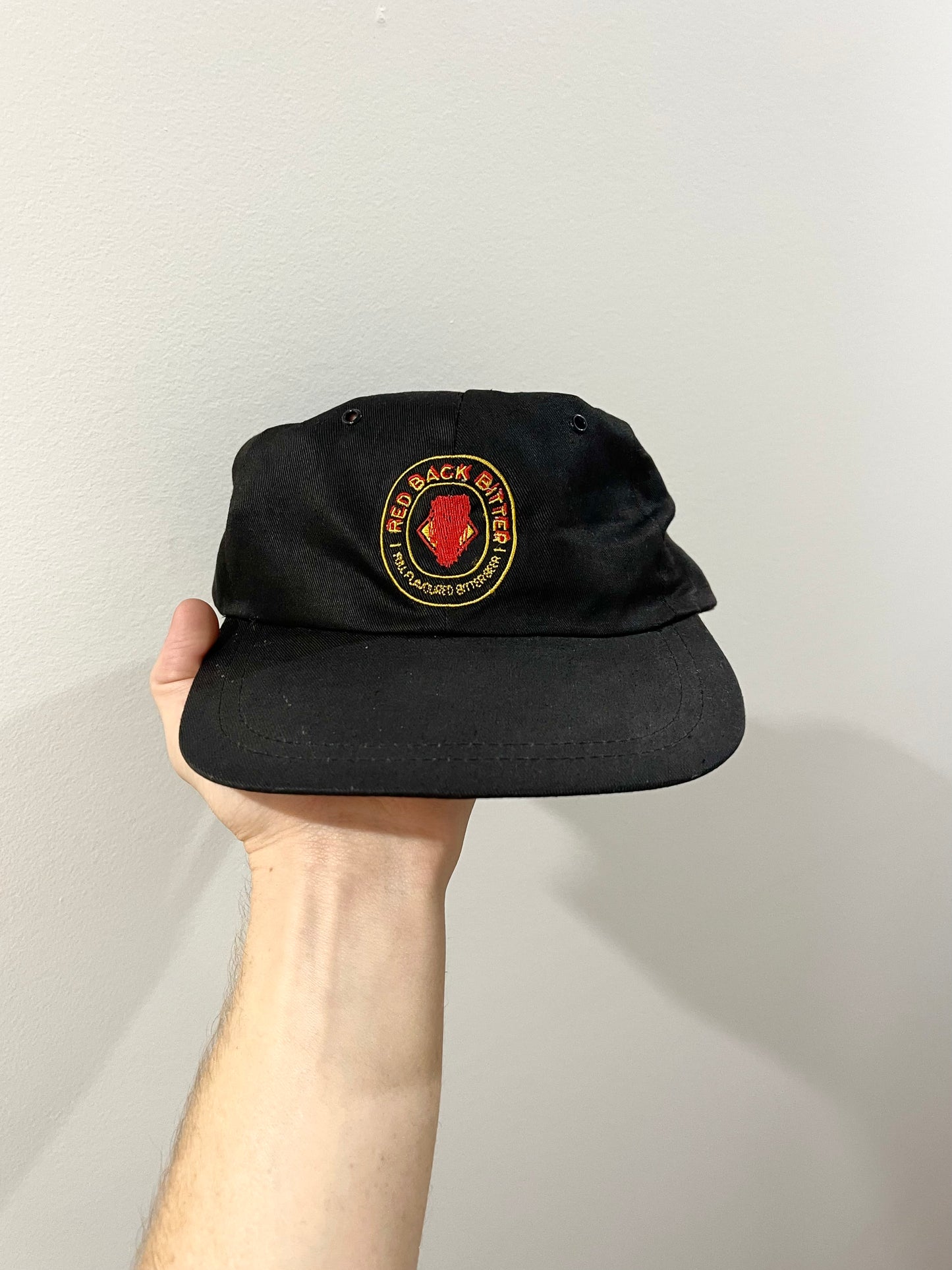 Red Back Bitter Hat